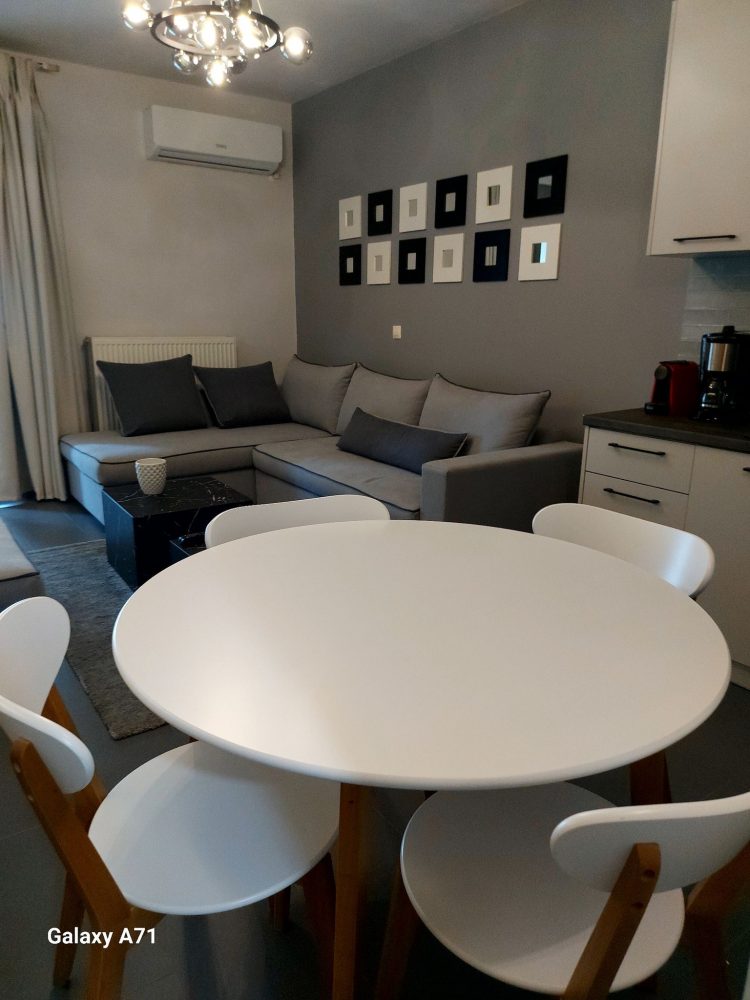 Square Apartments … Το νέο συγκρότημα πολυτελών ενοικιαζόμενων κατοικιών AIRBNB στα Τρίκαλα