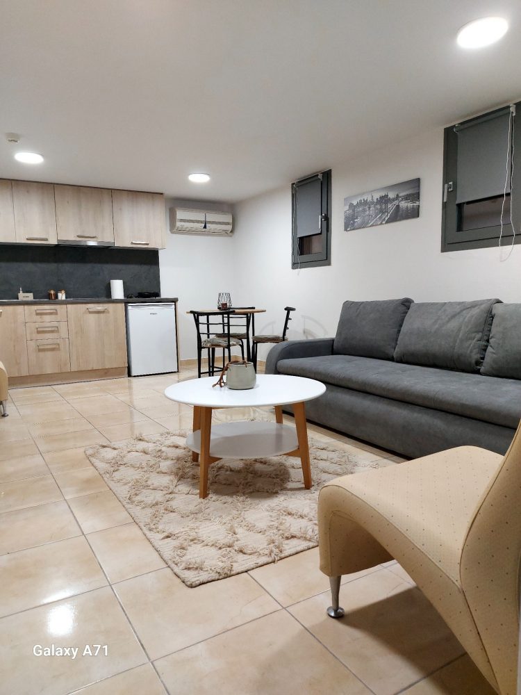 Square Apartments … Το νέο συγκρότημα πολυτελών ενοικιαζόμενων κατοικιών AIRBNB στα Τρίκαλα