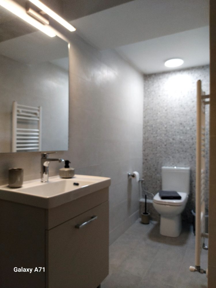Square Apartments … Το νέο συγκρότημα πολυτελών ενοικιαζόμενων κατοικιών AIRBNB στα Τρίκαλα