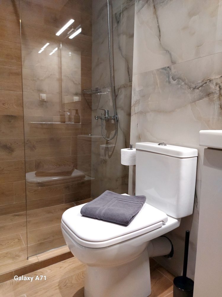 Square Apartments … Το νέο συγκρότημα πολυτελών ενοικιαζόμενων κατοικιών AIRBNB στα Τρίκαλα