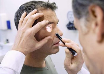 Απίστευτο: Τι είχε «κρυμμένο» για 15 χρόνια πάνω στο μάτι του χωρίς να το βλέπει κανείς