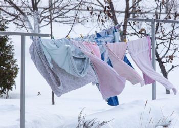 Πώς να στεγνώσετε τα ρούχα τον χειμώνα όταν βρέχει ή έχει υγρασία