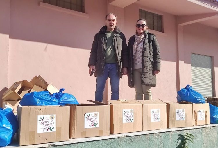 «Δέματα Αγάπης» παρέδωσε και φέτος ο Δήμος Τρικκαίων
