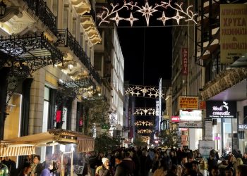 Εορταστικό ωράριο: Ξεκίνησε η συνεχόμενομενη λειτουργία των καταστημάτων – «Η κρισιμότερη περίοδος»