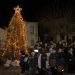 Φωταγωγήθηκε το Χριστουγεννιάτικο δέντρο στους Γόμφους