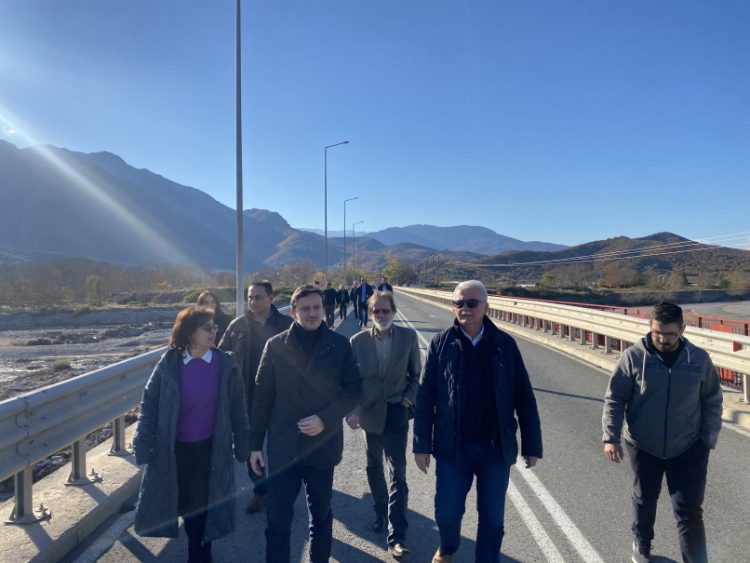 Επισκέψεις κλιμακίων του ΠΑΣΟΚ στη Θεσσαλία