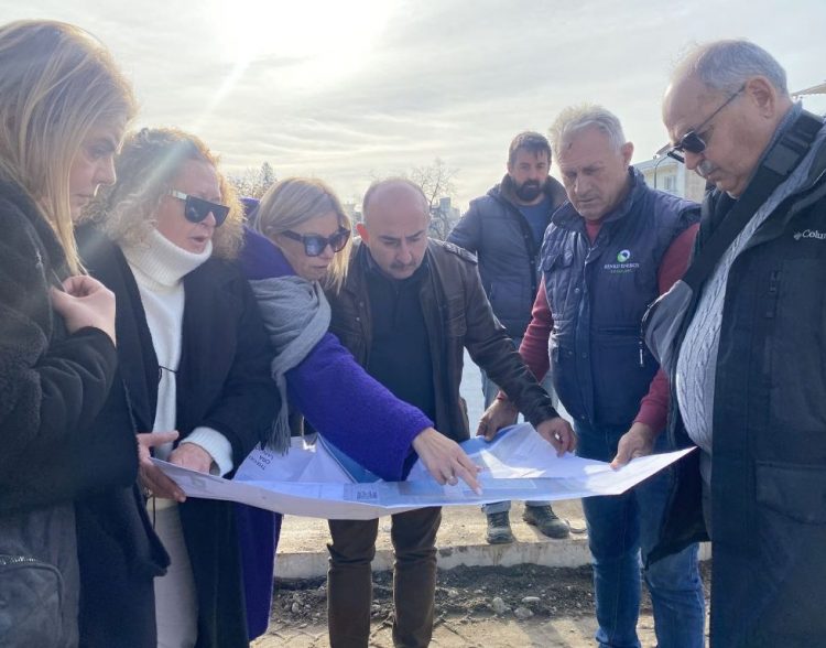 Αυτοψία του Δημάρχου Νίκου Σακκά στα έργα ανάπλασης της κεντρικής πλατείας