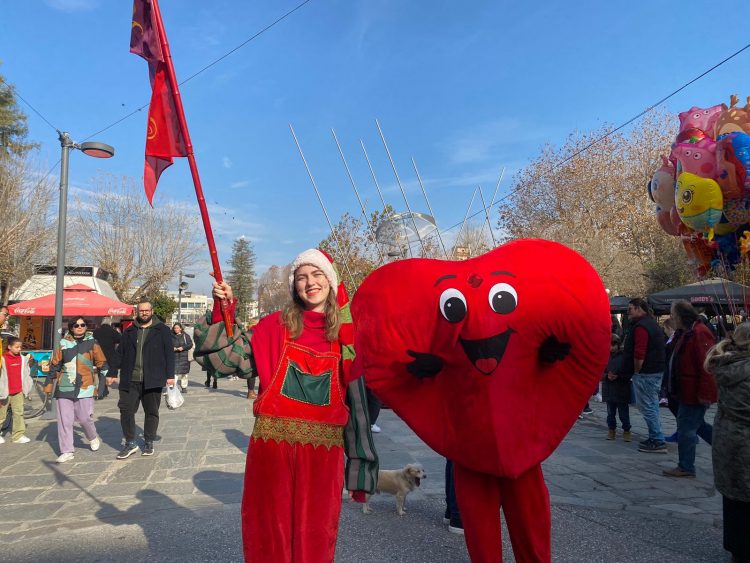 Με αστερόσκονη από τα Ξωτικά το κάλεσμα για την υποδοχή του νέου χρόνου στα Τρίκαλα