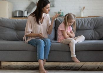 Τα παιδιά με γονείς που φωνάζουν, έχουν υψηλότερο κίνδυνο να εμφανίσουν κατάθλιψη