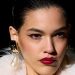 4 eyeliner hacks που θα σε βοηθήσουν να πετύχεις την τέλεια ίσια γραμμή