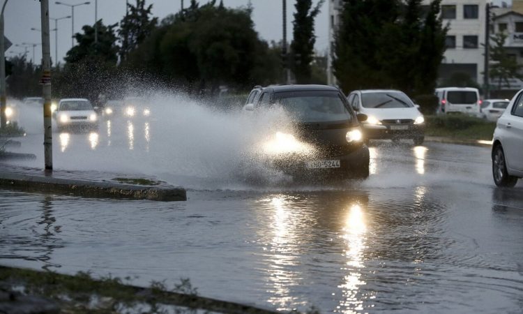 Έκτακτο Δελτίο ΕΜΥ: Με βροχές και καταιγίδες στη μισή χώρα – Η πρόγνωση μέχρι τα Χριστούγεννα