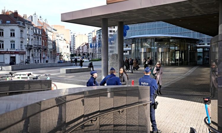 Ευρώπη: Αυξημένη εγρήγορση των αρχών υπό τον φόβο νέων τρομοκρατικών επιθέσεων