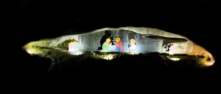 Το μάτι του Θεού | Η εντυπωσιακή “ουράνια” φάτνη των Μετεώρων (video)