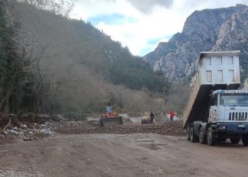 Χρ. Μιχαλάκης: Συνεχείς παρεμβάσεις αποκατάστασης στα ποτάμια | Σε εξέλιξη βρίσκονται οι εργασίες στον Πορταϊκό ποταμό