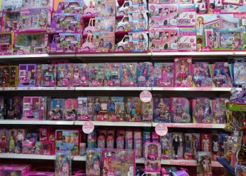 Junior Toys: 2 καταστήματα-450τμ αφιερωμένα στο παιχνίδι, την ξεχνοιασιά και τη διασκέδαση των παιδιών