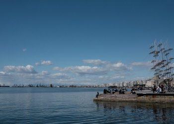 Kαιρός: Εξασθενούν τα φαινόμενα, παραμένει το κρύο την Κυριακή –  Ζέστη από Δευτέρα