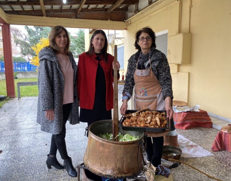 Στιγμές «γουρνοχαράς» στο ΚΔΑΠ ΜΕΑ «ΗΦΑΙΣΤΟΣ του Δήμου Τρικκαίων