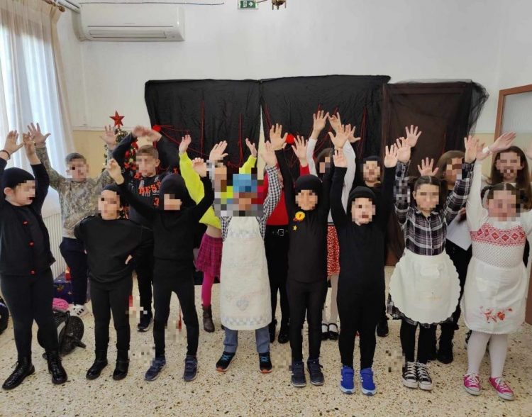 Χριστουγεννιάτικη εκδήλωση του ΚΔΑΠ «ΣΤΑΘΜΟΣ» του Δ. Τρικκαίων στο γηροκομείο Μεγάλων Καλυβίων