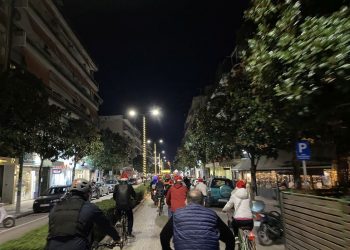 Ποδηλατάδα και τραγούδια «στις γειτονιές του Μητροπάνου»