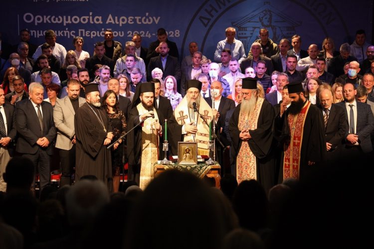 Υπέρλαμπρη η τελετή ορκωμοσίας του Δημάρχου Νίκου Σακκά και των αιρετών του Δήμου Τρικκαίων (καρέ-καρέ)-Ν. Σακκάς: «Ο Δήμος μας ακόμη πιο ψηλά»