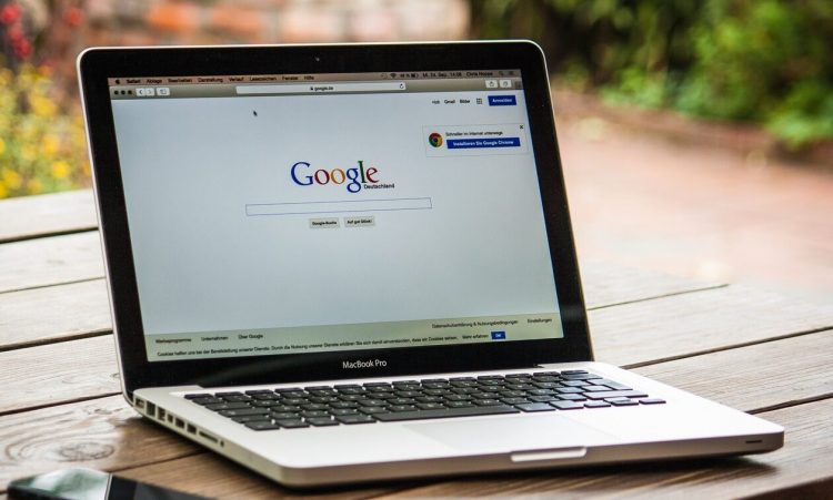 Η αναζήτηση στο Google που έκανε τον κόσμο να «χειροκροτήσει»