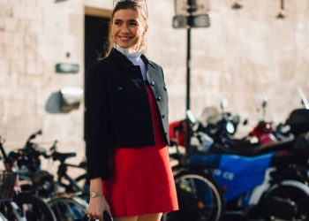 3 tips για βρεις τα ρούχα που σου ταιριάζουν φέτος