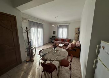 Ενοικιάζεται ισόγειο, πλήρως επιπλωμένο, διαμέρισμα 45τμ στην Πλατεία Αγρότισσας