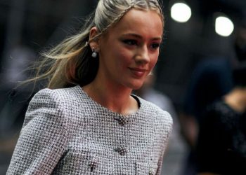 4 χτενίσματα που μπορείς να κάνεις όταν βρέχει