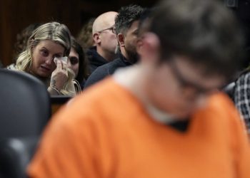 ΗΠΑ: Γονείς δικάζονται για ανθρωποκτονία εξ αμελείας για τις δολοφονίες που έκανε ο γιος τους