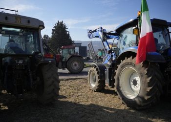 Ιταλία: Κλιμακώνουν τις κινητοποιήσεις τους οι αγρότες – Σχεδιάζουν «πορεία» προς τη Ρώμη