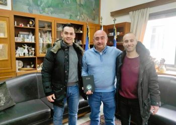 Προσφορά στον Δήμαρχο Τρικκαίων η νέα ατζέντα του Λαογραφικού Συλλόγου Καλονερίου