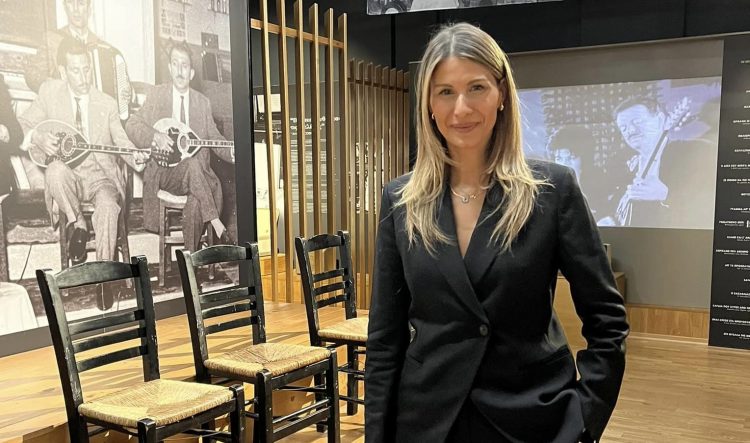Άννα Κανδαράκη: Είναι γενναίο κάποιος σε μια κλειστή κοινωνία να τολμάει να ζητάει βοήθεια-Συνέντευξη με τη γνωστή ψυχίατρο-ψυχοθεραπεύτρια με αφορμή την παρουσίαση του βιβλίου της στα Τρίκαλα