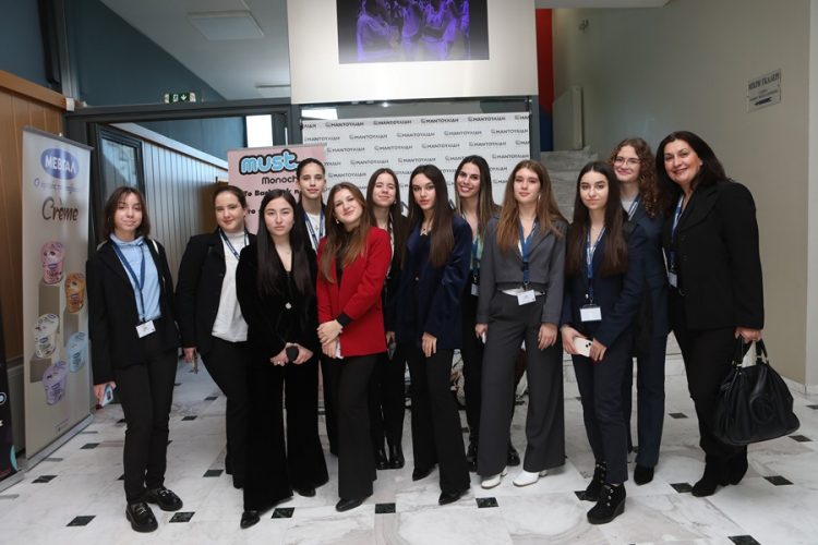 Από τα θρανία των Εκπαιδευτηρίων «Αθηνά» στα «έδρανα του Ευρωπαϊκού Κοινοβουλίου»