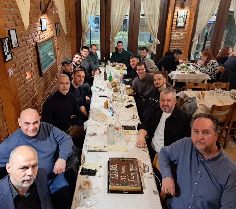 Έκοψε την πίτα του ο Δαναός