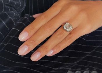 Milky nails: 7 manicure θα κάνουν τα άκρα σου να φαίνονται καθαρά και περιποιημένα