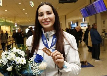 Νικόλ Ελευθεριάδου: Απάντησε στον σάλο που ξέσπασε με το «κοπέλα του Βεζένκοφ» – «Με μειώνει» (vid)