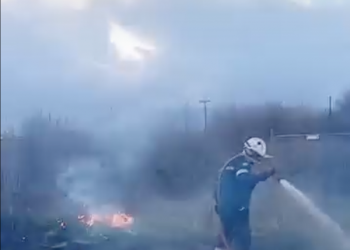 Μεγάλη φωτιά σε ξερά χόρτα-Πνίγηκε στους καπνούς η Σωτήρα