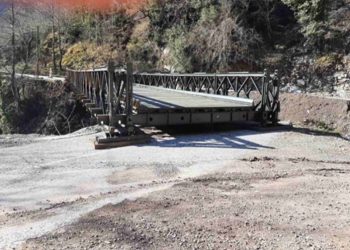 Πέντε μήνες μετά τις πλημμύρες, η περιφέρεια δεν έχει εγκαταστήσει τη γέφυρα «Μπέλευ», για την συγκοινωνία Στουρναρέικα – Πύλη!!!