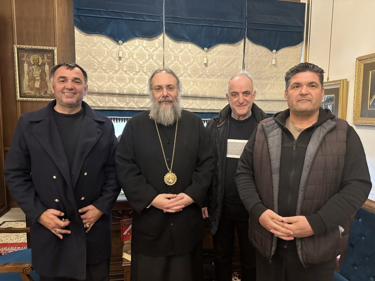 Αντιπροσωπεία των Τρικαλινών ιεροψαλτών στον Μητροπολίτη Χρυσόστομο