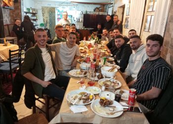 Υπεροχή Τρικάλων: Μια ξεχωριστή βραδιά στην ταβέρνα “Η Ωραία Κόρη”