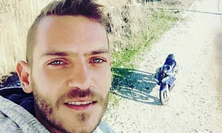 Μεσολόγγι: Η μητέρα του Μπάμπη κατέθεσε εκ νέου – Στο «μικροσκόπιο» ένα ζευγάρι γάντια που βρήκε
