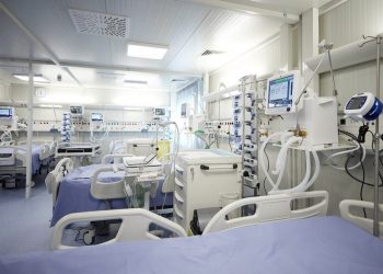 Πάτρα: Σε καταστολή ο 18χρονος με τη μηνιγγίτιδα – Τον βρήκαν λιπόθυμο