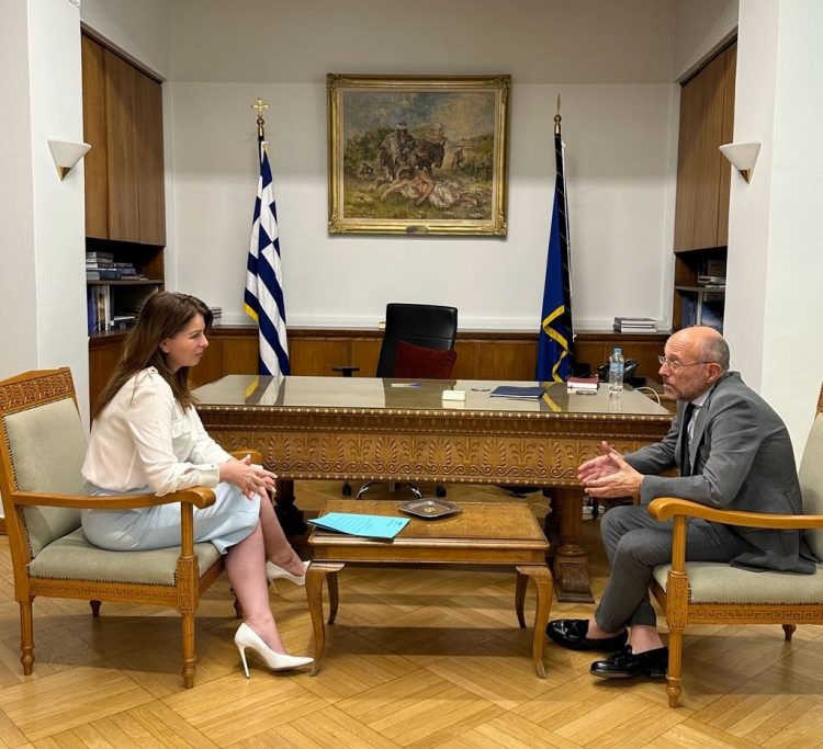 Δυο νέες μονάδες για άτομα με άνοια και Αlzheimer στην Π.Ε. Τρικάλων, μετά από πρόταση της Κ. Παπακώστα