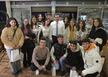 Στον Υπουργό Ανάπτυξης Κώστα Σκρέκα το Μουσικό Σχολείο Τρικάλων