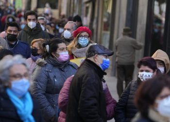 Κοκτέιλ γρίπης και κορονοϊού στην Ευρώπη: Επιστρέφει η μάσκα στην Ισπανία λόγω αύξησης κρουσμάτων