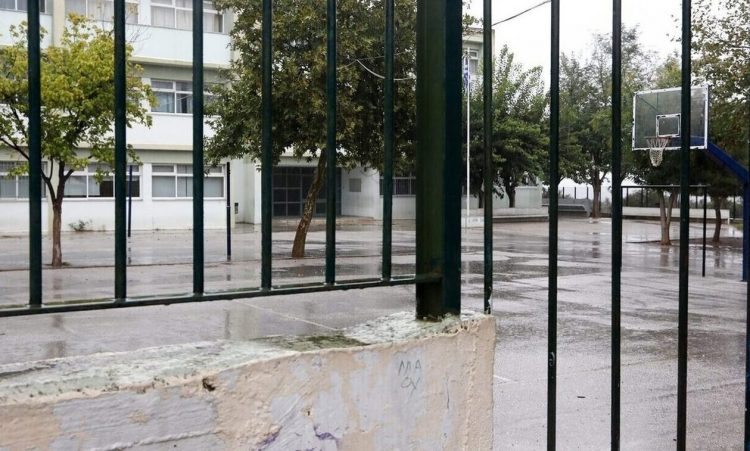 Σε ποιες περιοχές τα σχολεία θα είναι κλειστά και αύριο Τρίτη 9 Ιανουαρίου