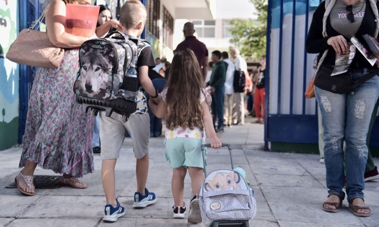 Κορονοϊός: Τι προβλέπει η εγκύκλιος για τις απουσίες των μαθητών