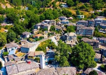 Τσεπέλοβο: Το πέτρινο χωριό του Ζαγορίου με τα γραφικά λιθόστρωτα σοκάκια