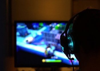 Ανησυχητική έρευνα: Οι gamers κινδυνεύουν από απώλεια ακοής