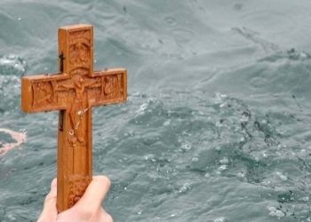 Θεοφάνεια: Με λαμπρότητα και κατάνυξη οι εορτασμοί σε όλη τη χώρα